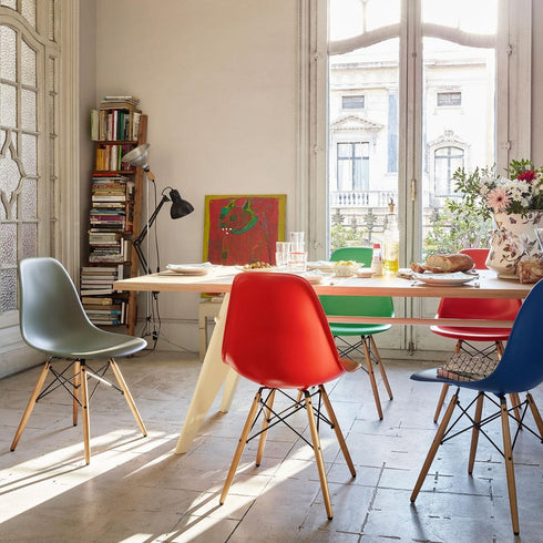 Cadeira Eames em Plástico DSW / Base maple